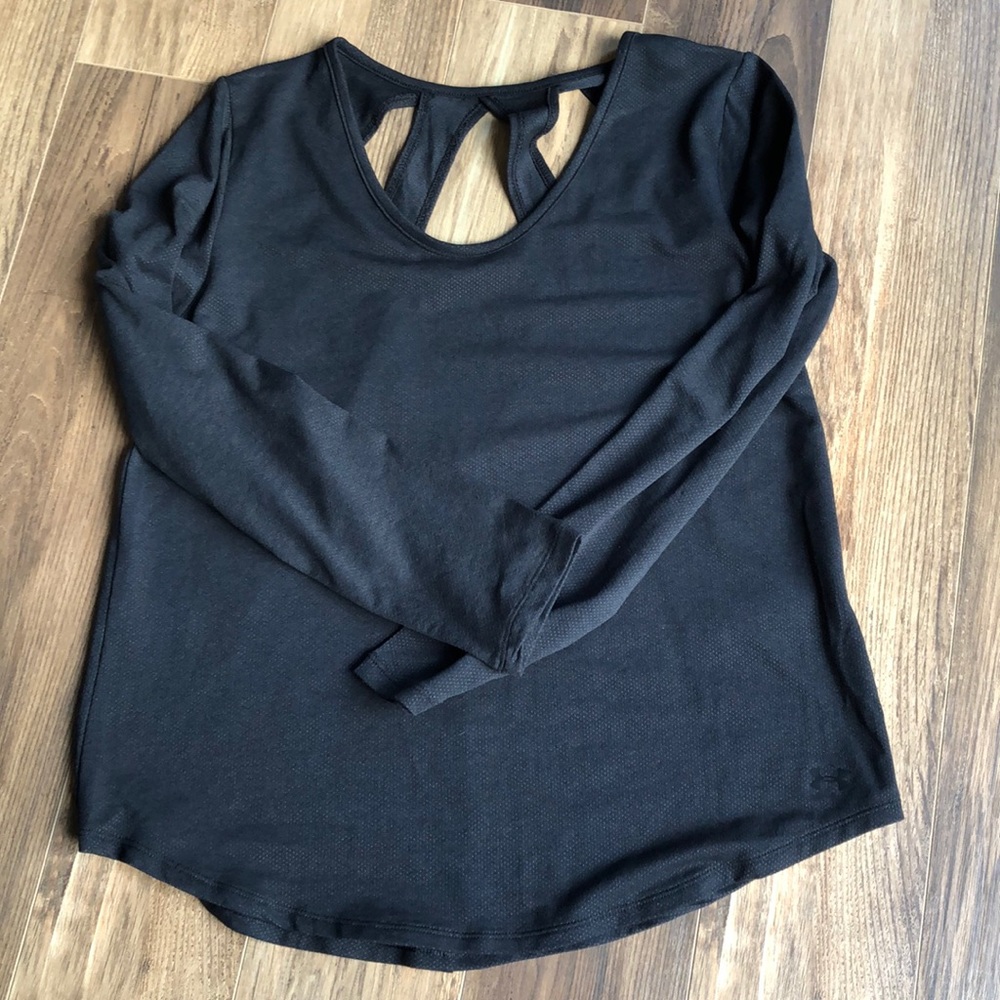 Under Armour loose long sleeved work out top